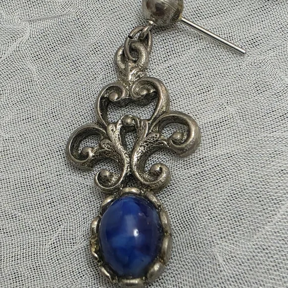 Sarah Coventry Silver and Blue Vintage Earrings - Picture 3 of 8